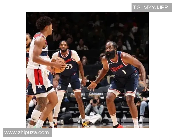 快船31分惨败！布朗50+5创纪录，小卡22+3怀特爆发，哈登18+3全队最低